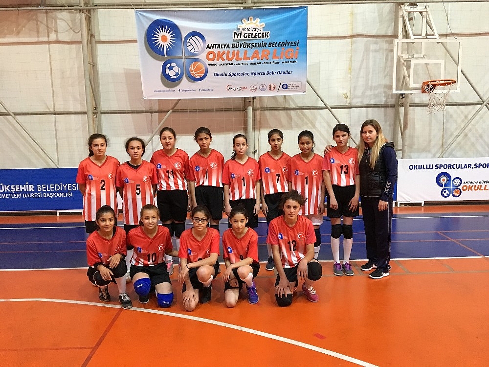 Okullar Ligi'nde maçlar başladı