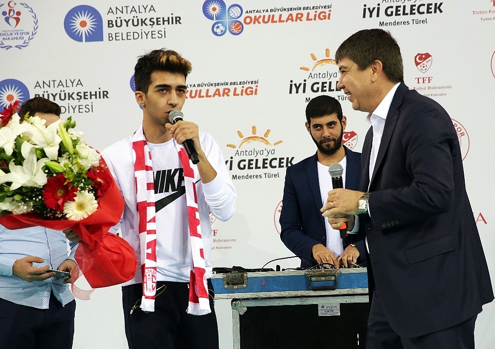 Okullar Ligi'nde rekor katılım