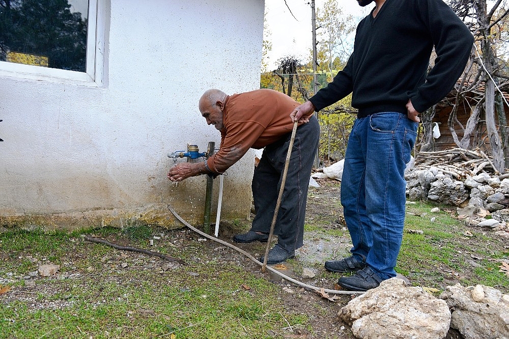 Serik Yeşilvadi'de su sevinci