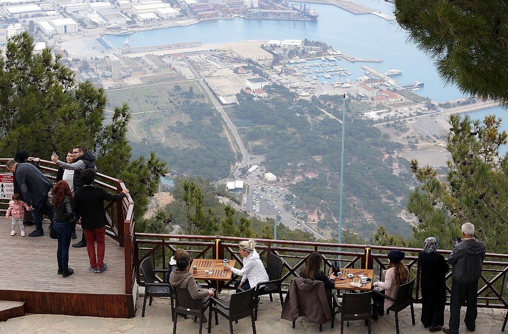 Antalya Teleferik 2017'de 350 bin kişiyi zirveye taşıdı