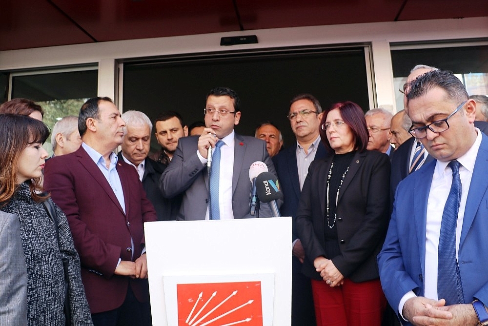 Antalya'da CHP'nin devir teslim töreninde arbede! (Videolu)