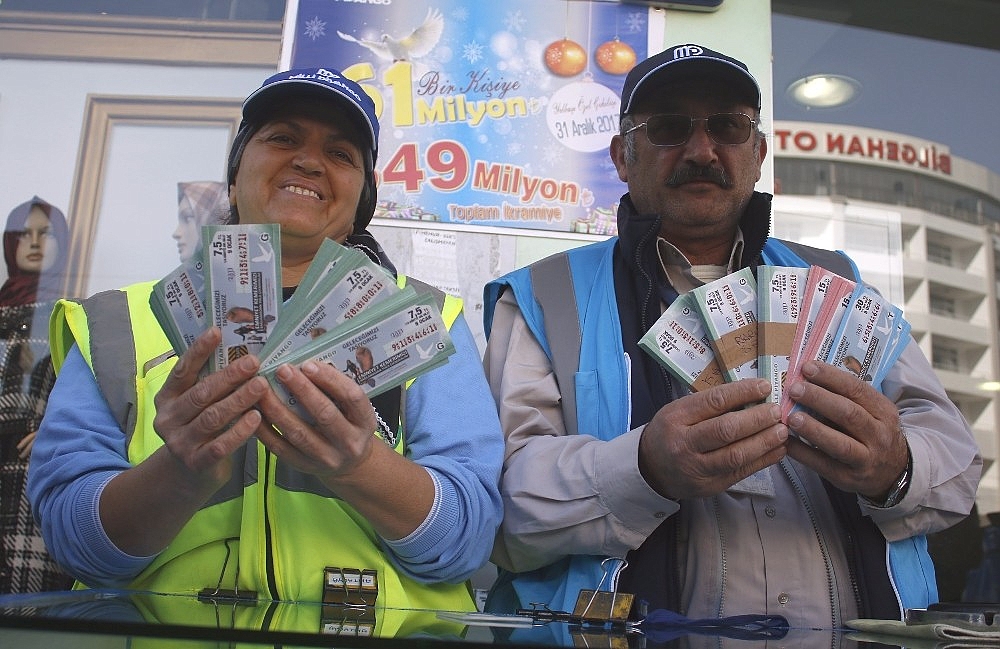 Antalya'da milyoner yapan gişe 'umut' oldu