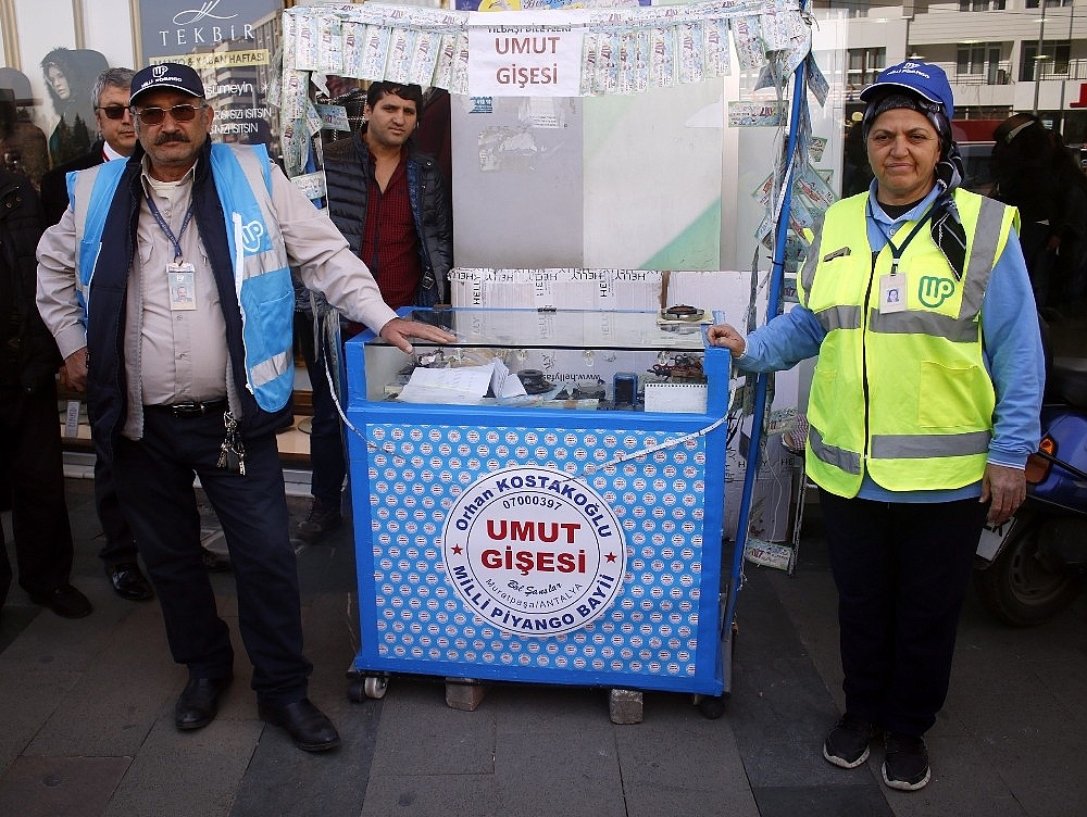 Antalya'da milyoner yapan gişe 'umut' oldu