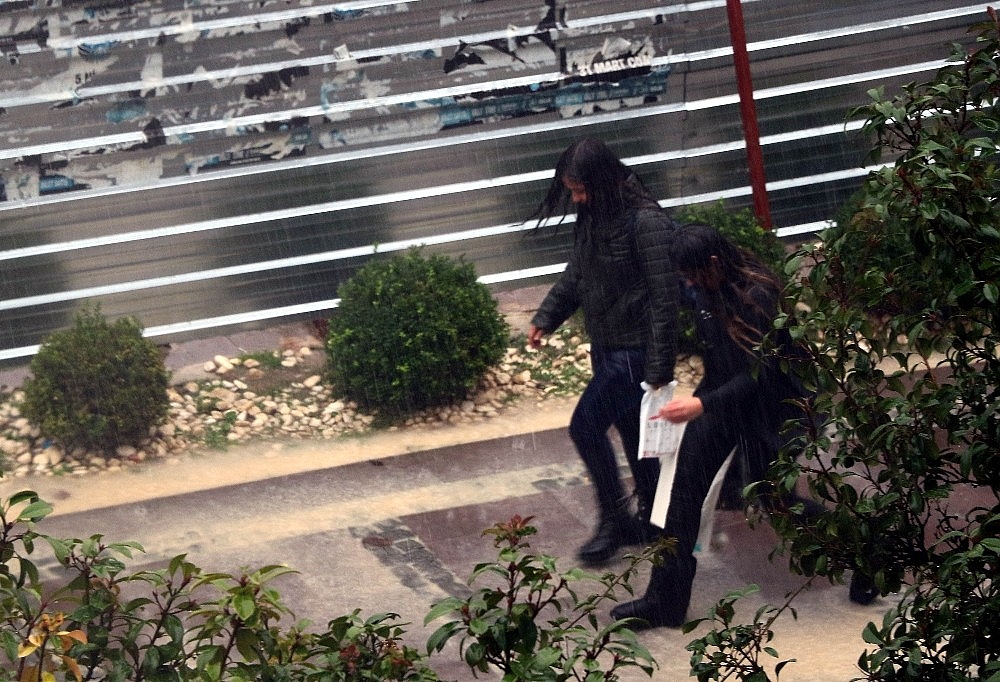 Antalya'da sağanak yağmur ve dolu yağışı!