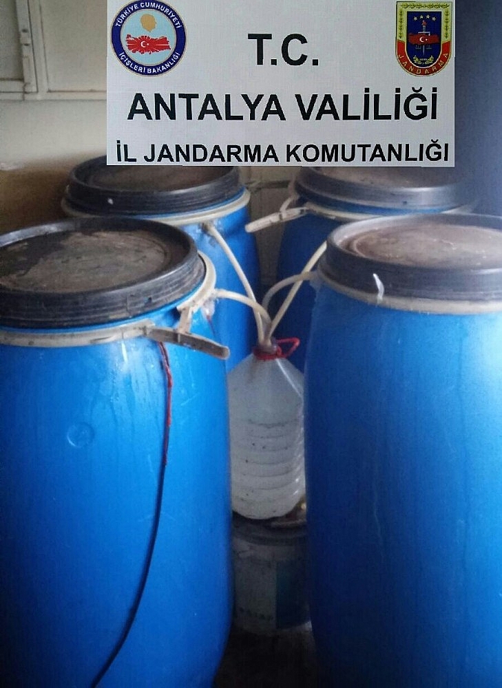 Antalya'da sahte içki baskını!