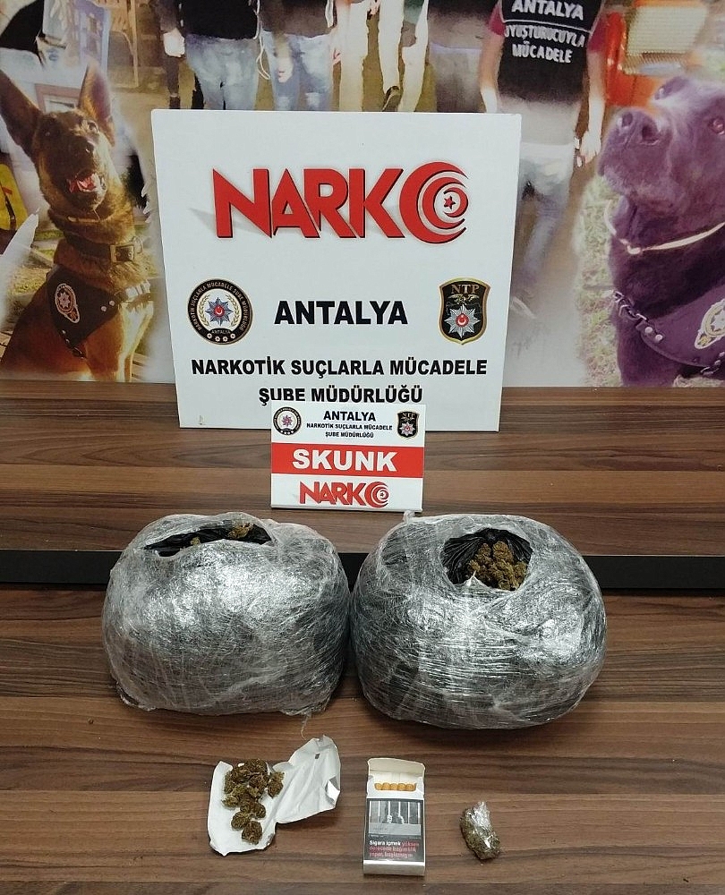 Antalya'da uyuşturucu operasyonu: 4 gözaltı!