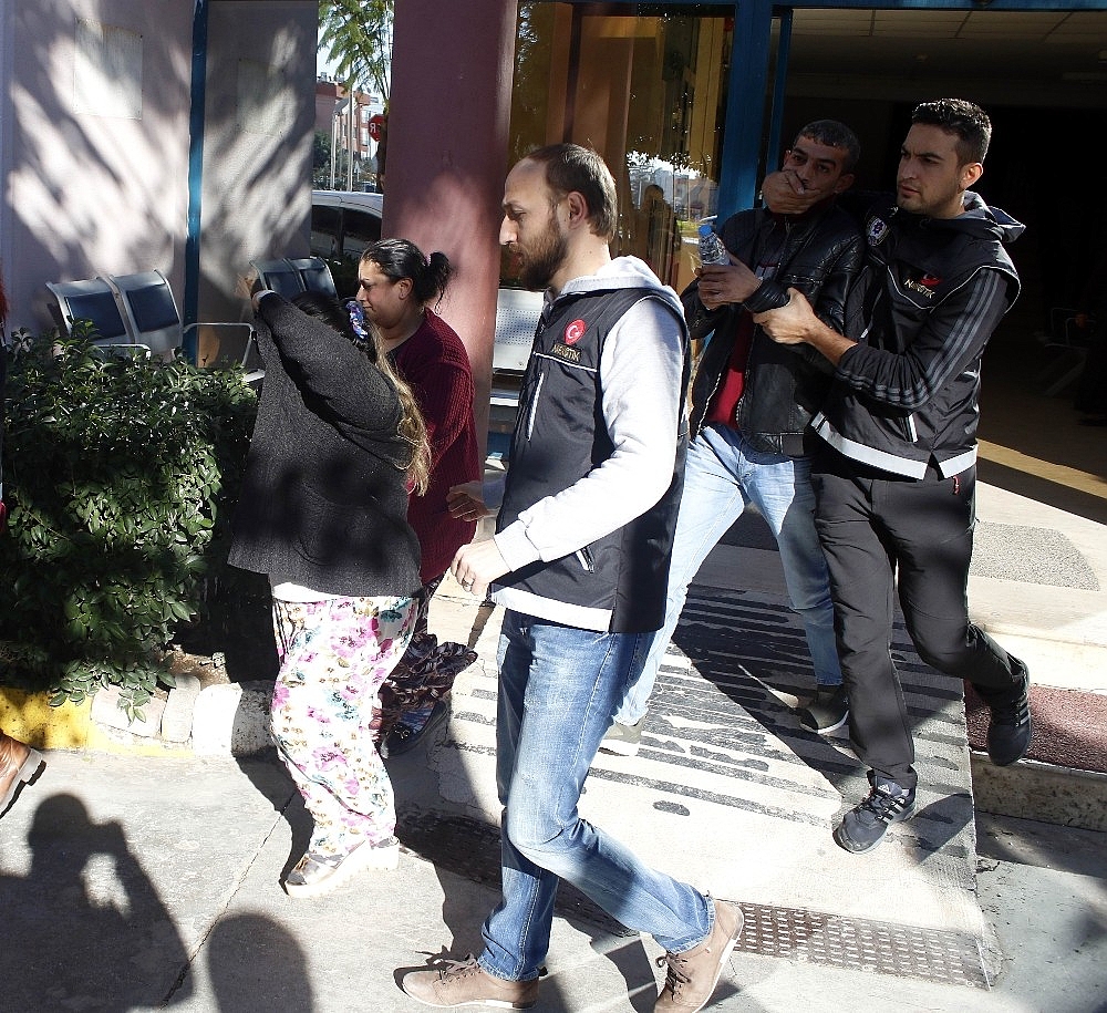 Antalya'da uyuşturucu operasyonu: 5 gözaltı! (Videolu)