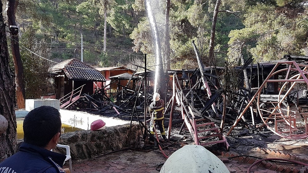 Antalya'nın sosyete pazarı küle döndü!