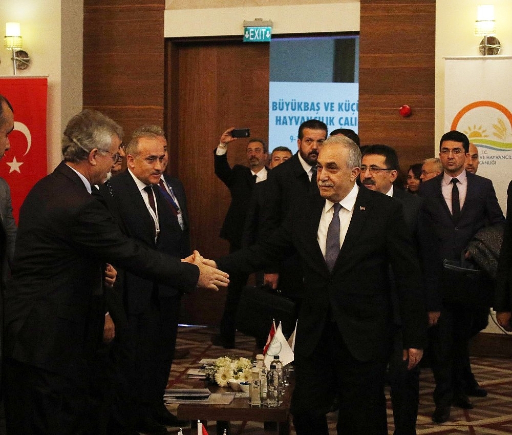 Bakan Fakıbaba: "Allah aşkına hoca şeyiyle çıkıyorsun, milleti yanlış yönlendiriyorsun"