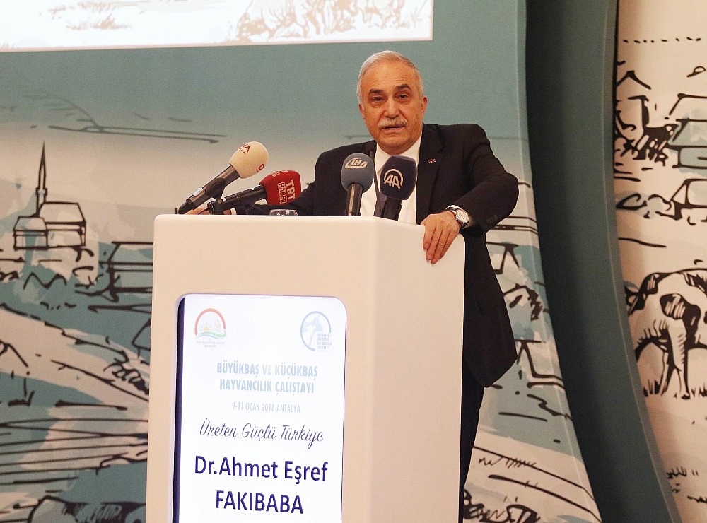 Bakan Fakıbaba: "Allah aşkına hoca şeyiyle çıkıyorsun, milleti yanlış yönlendiriyorsun"