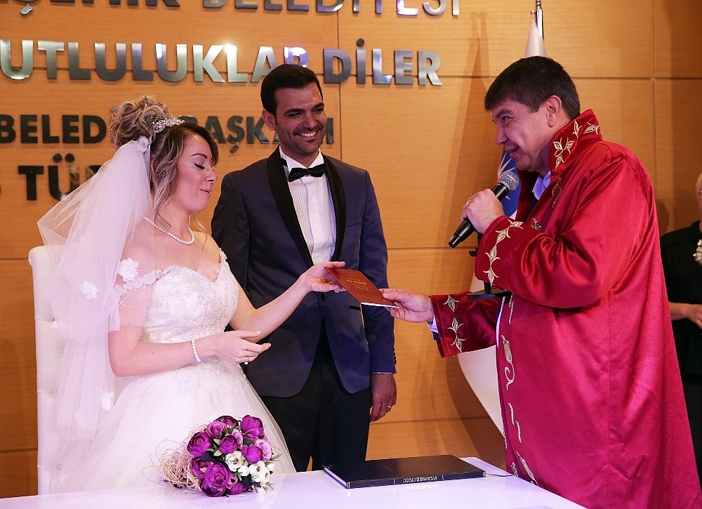 Büyükşehir 2017'de 1600 çiftin nikâhını kıydı