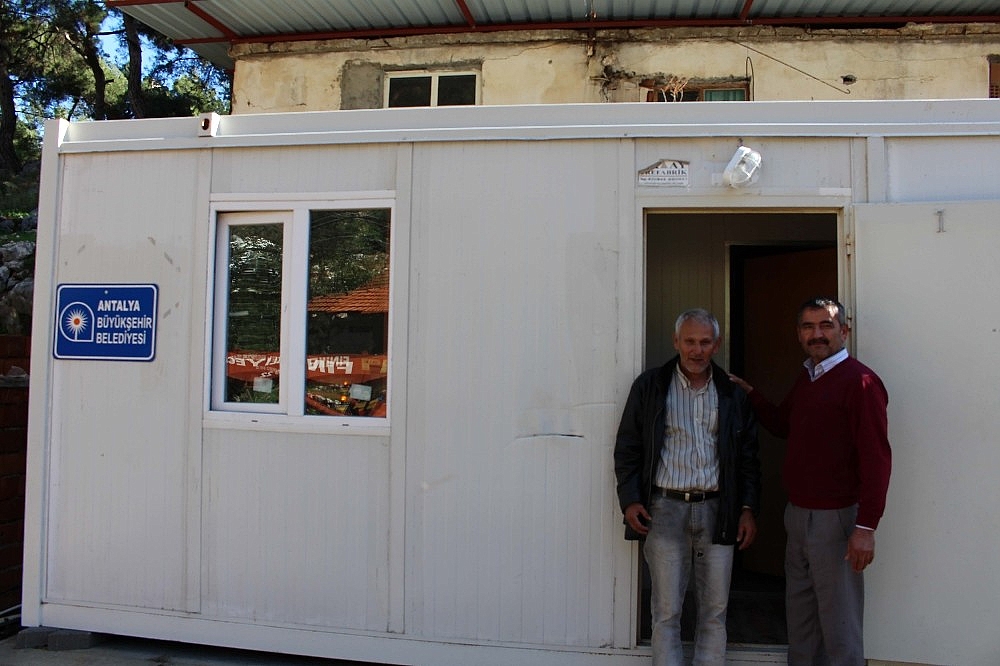 Büyükşehir'den Erol ailesine konteyner ev yaptı