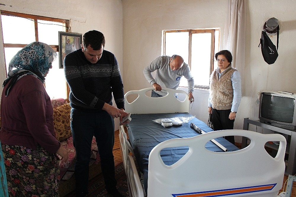 Büyükşehir'den hasta yatağı desteği