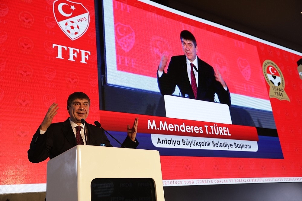 Büyükşehir'e Yılın Futbol Kulübüne Destek ödülü