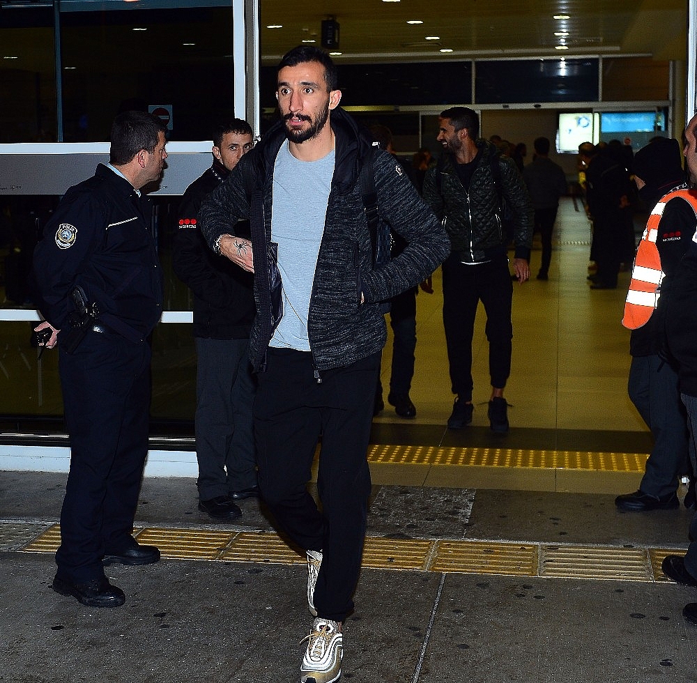 Fenerbahçe, Antalya'ya geldi