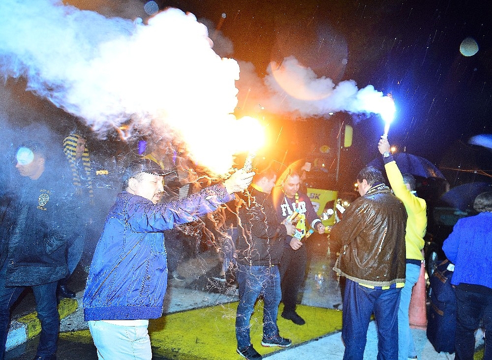 Fenerbahçe, Antalya'ya geldi
