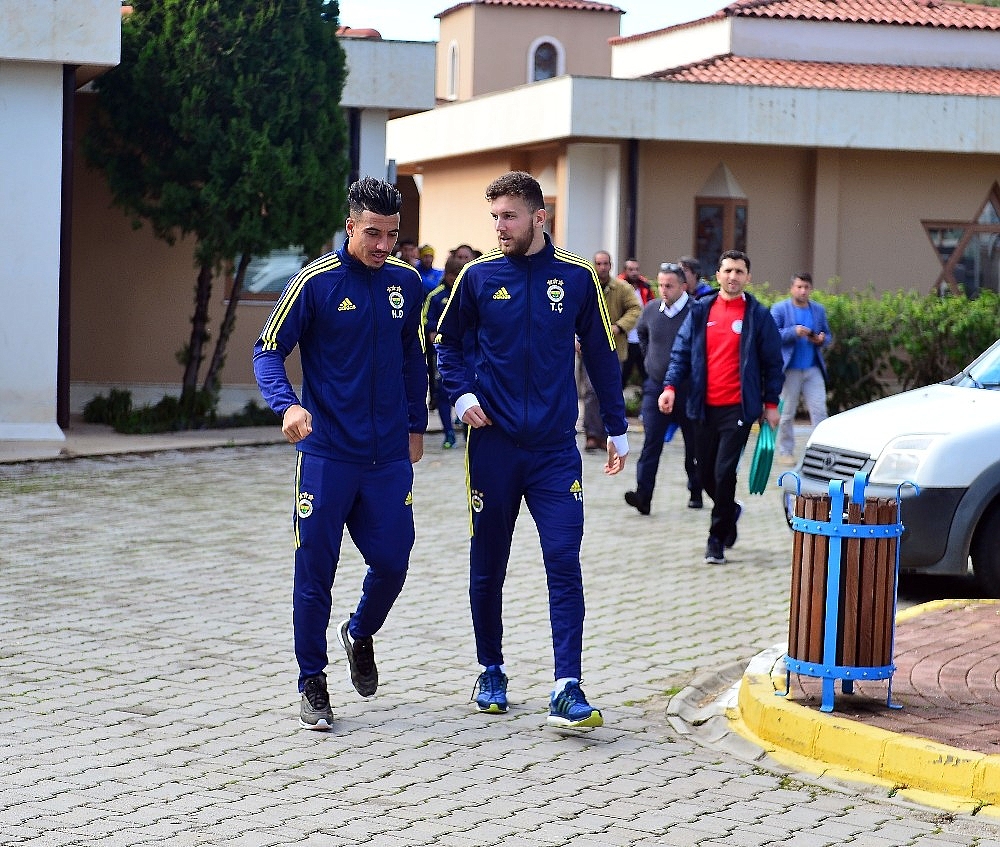 Futbolcular Cuma namazında