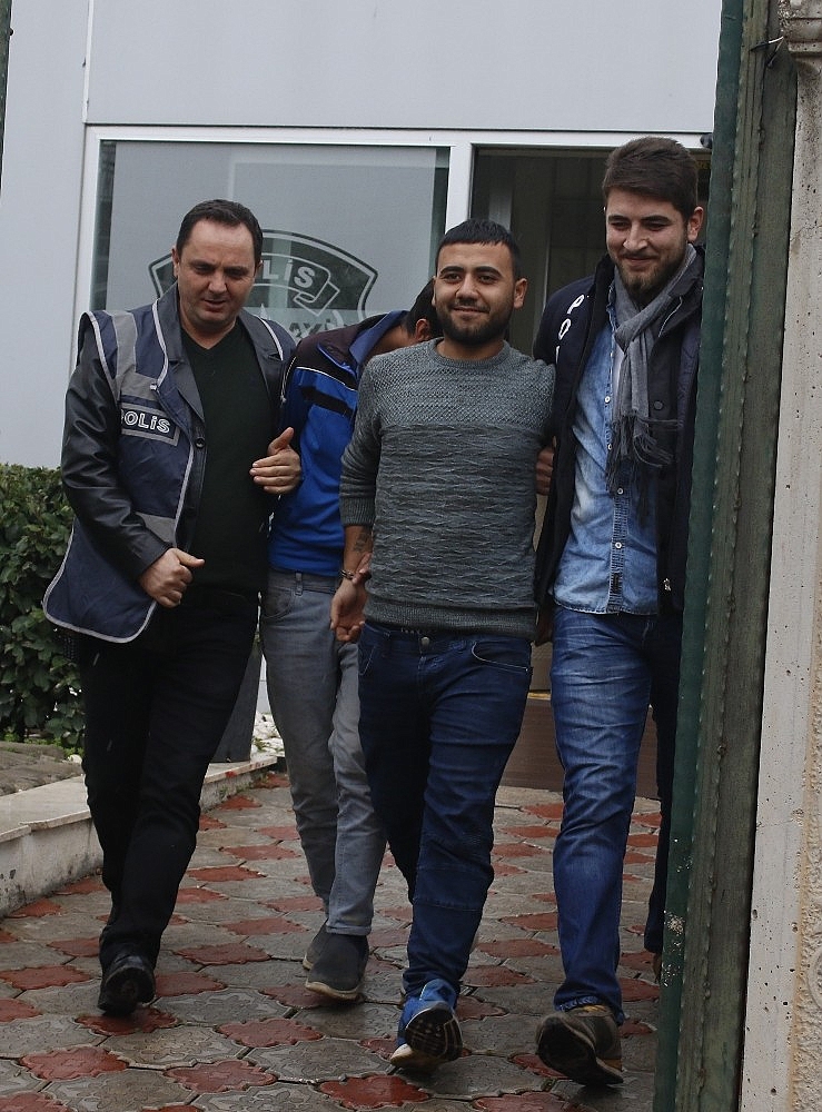 Gülen kapkaçcı kaçamadı!