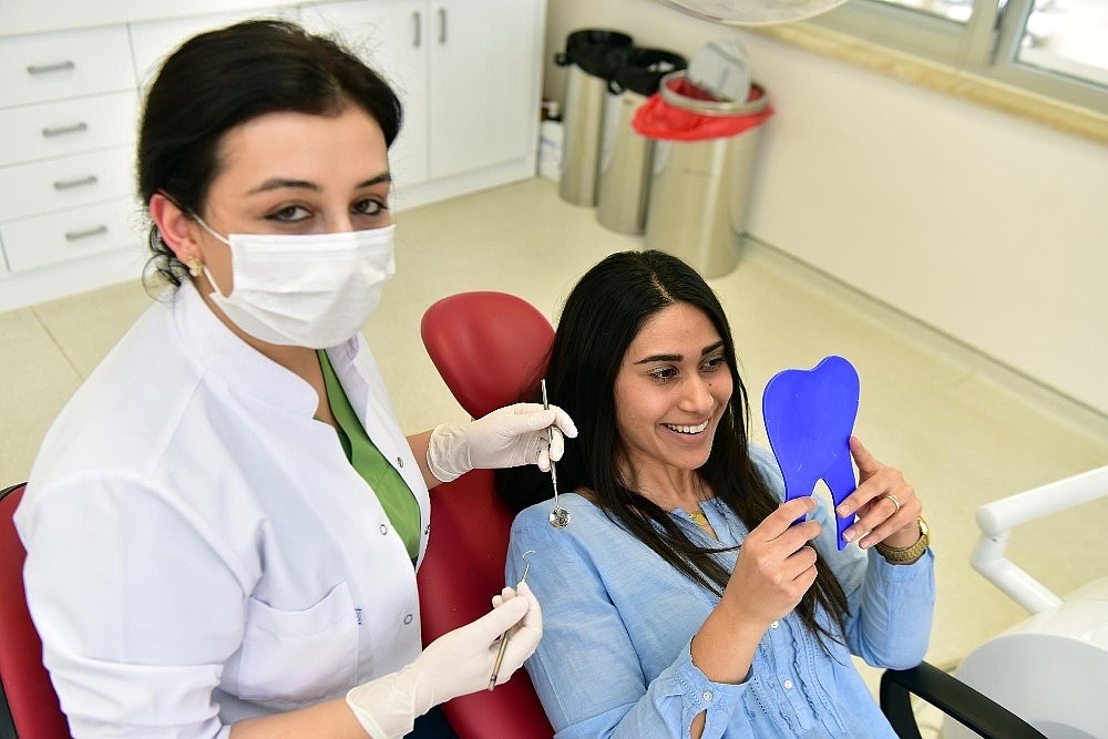 Kepez'de implant tedavisine başlanıldı