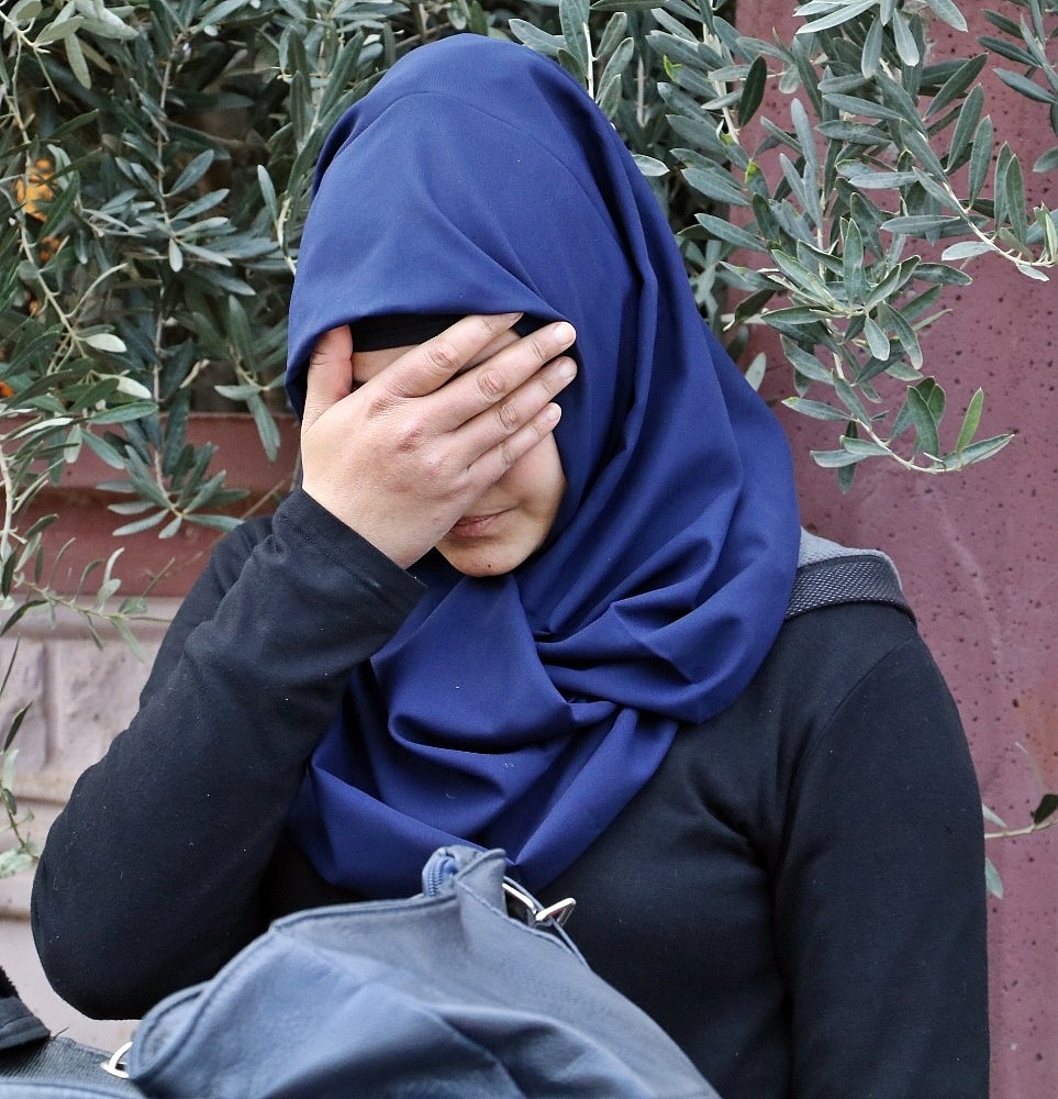 Oğlunu uyutup alt komşuya misafirliğe giden anneye 'modern hırsız' şoku! (Videolu)