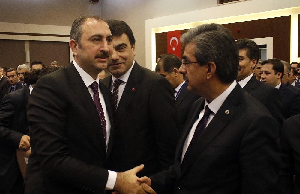 Adalet Bakanı Gül: "FETÖ'den tutuklu sayısı 38 bin 470, PKK'dan 10 bin 79, DEAŞ'tan bin 354 kişidir"