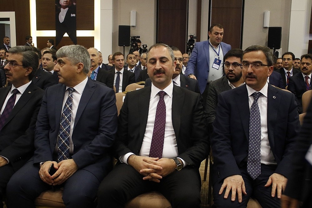 Adalet Bakanı Gül: "FETÖ'den tutuklu sayısı 38 bin 470, PKK'dan 10 bin 79, DEAŞ'tan bin 354 kişidir"