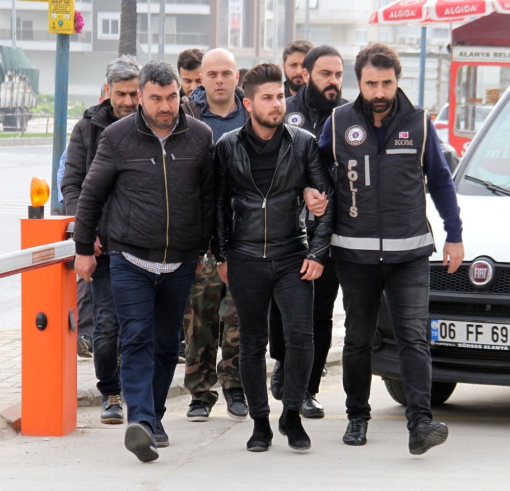 Alanya'da tefeci operasyonu: 6 gözaltı! (Videolu)