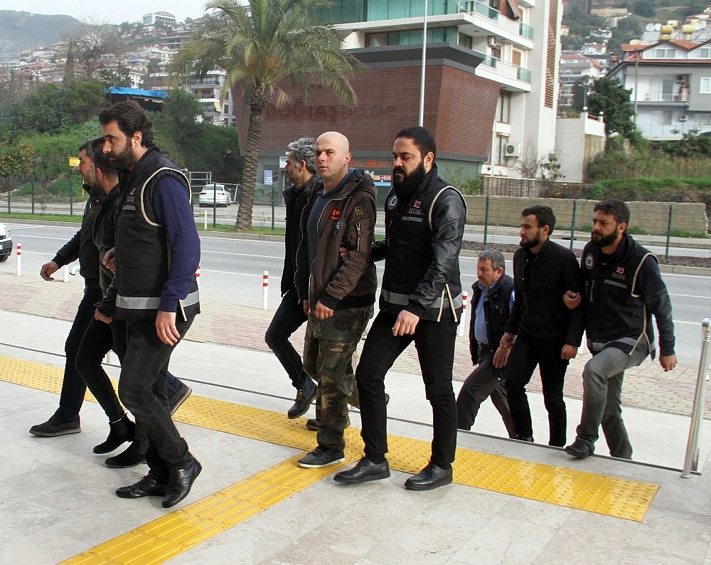 Alanya'da tefeci operasyonu: 6 gözaltı! (Videolu)