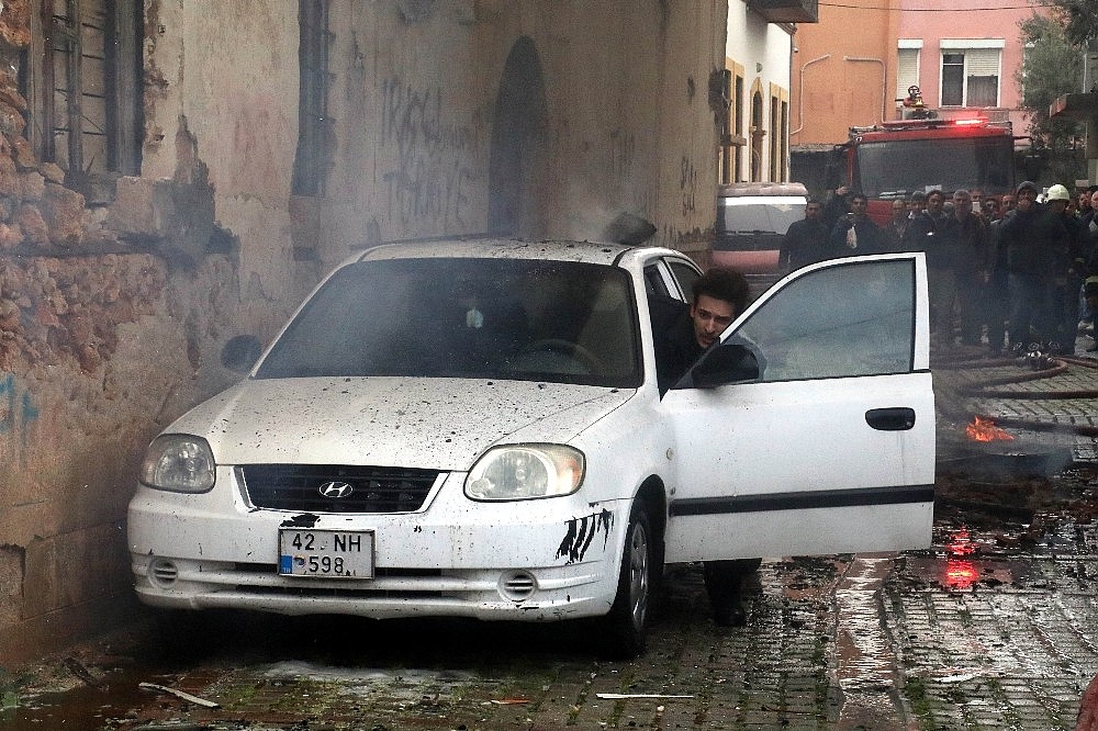 Antalya'da koruma altındaki tarihi ahşap bina kül oldu!