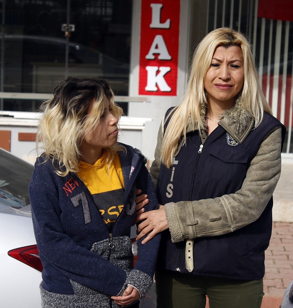 Antalya'da motosikletli gaspçı sevgililer yakalandı! (Videolu)