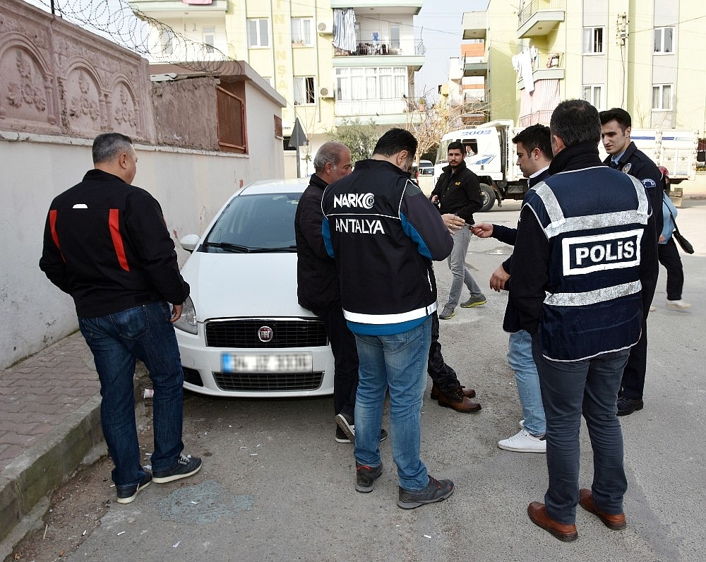 Antalya'da okul çevreleri denetlendi