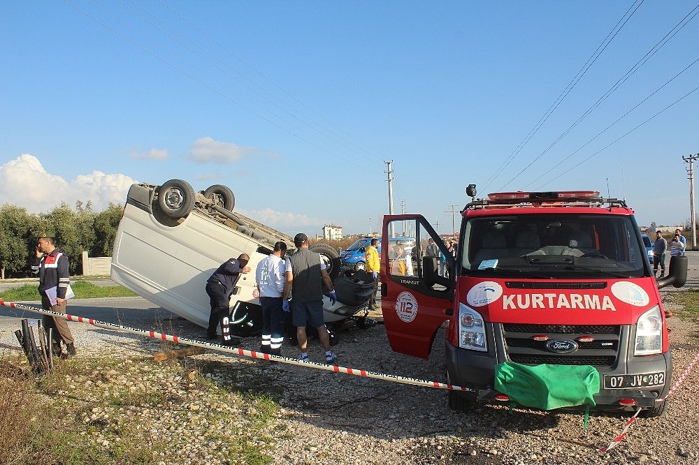 Antalya'da trafik kazası: 1 ölü, 3 yaralı! (Videolu)
