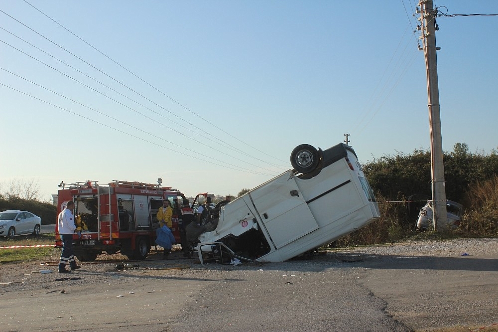 Antalya'da trafik kazası: 1 ölü, 3 yaralı! (Videolu)