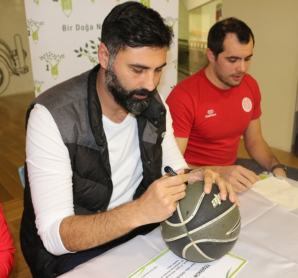 Antalyasporlular, öğrencilerle buluştu