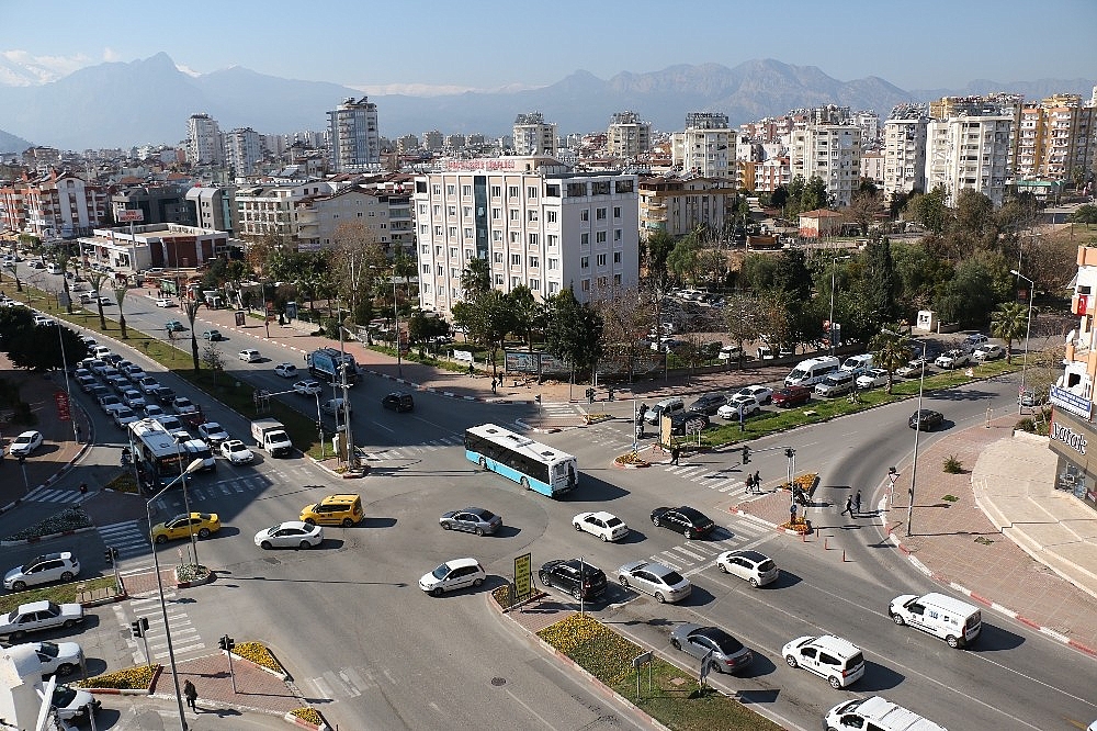 Büyükşehir İl Sağlık Müdürlüğü Kavşağı'na neşteri vuruyor