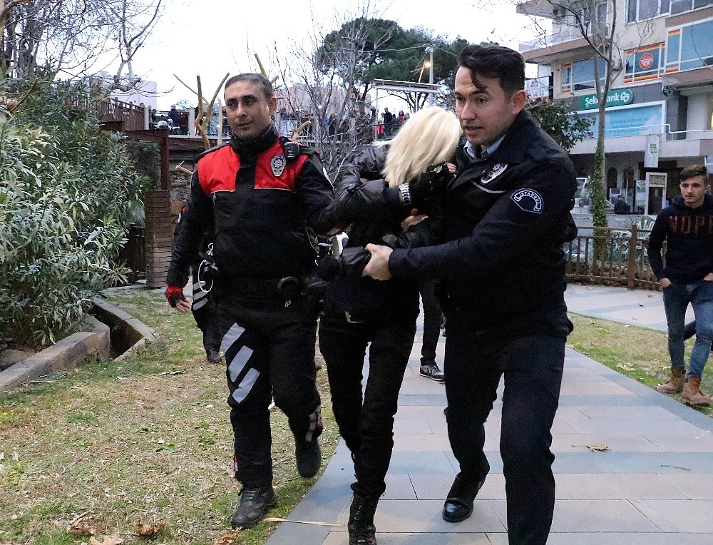 Kafasından yaralandı tedaviyi kabul etmeyip kayalıklara tırmandı! (Videolu)