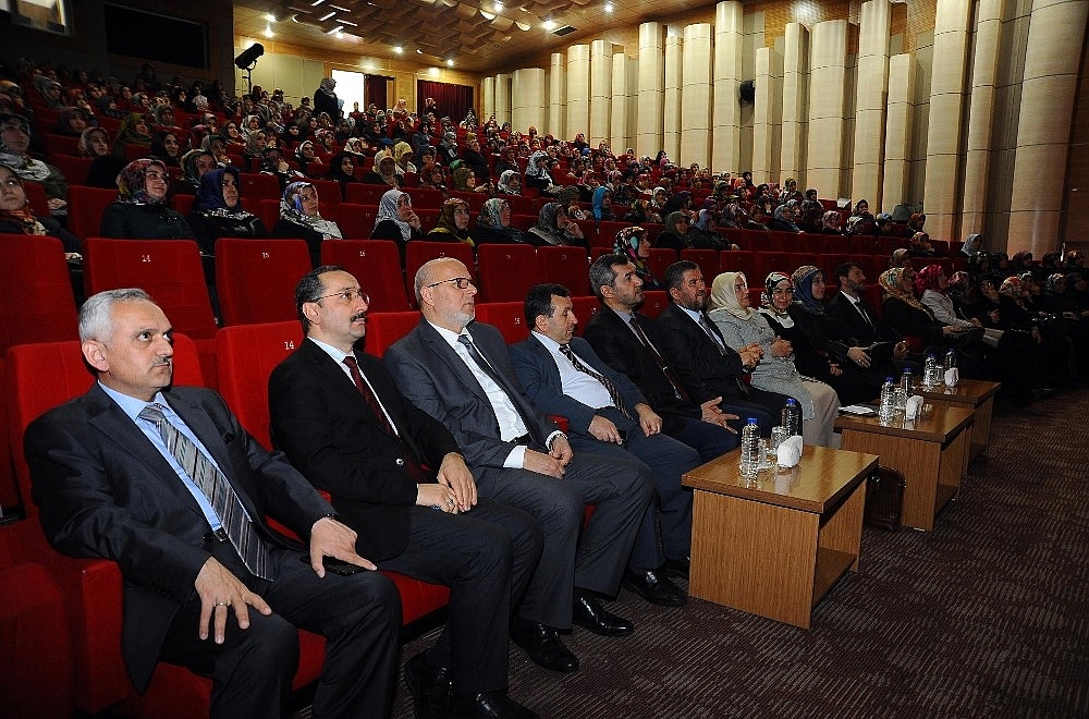 Kepez'de "Biz Bir Aileyiz" konferansı