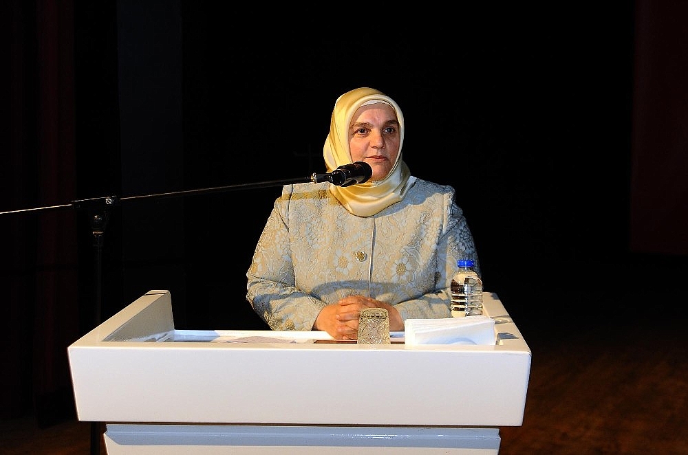 Kepez'de "Biz Bir Aileyiz" konferansı