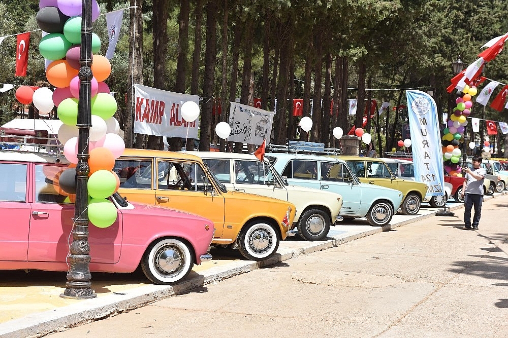 Kepez'de klasik otomobiller buluşuyor