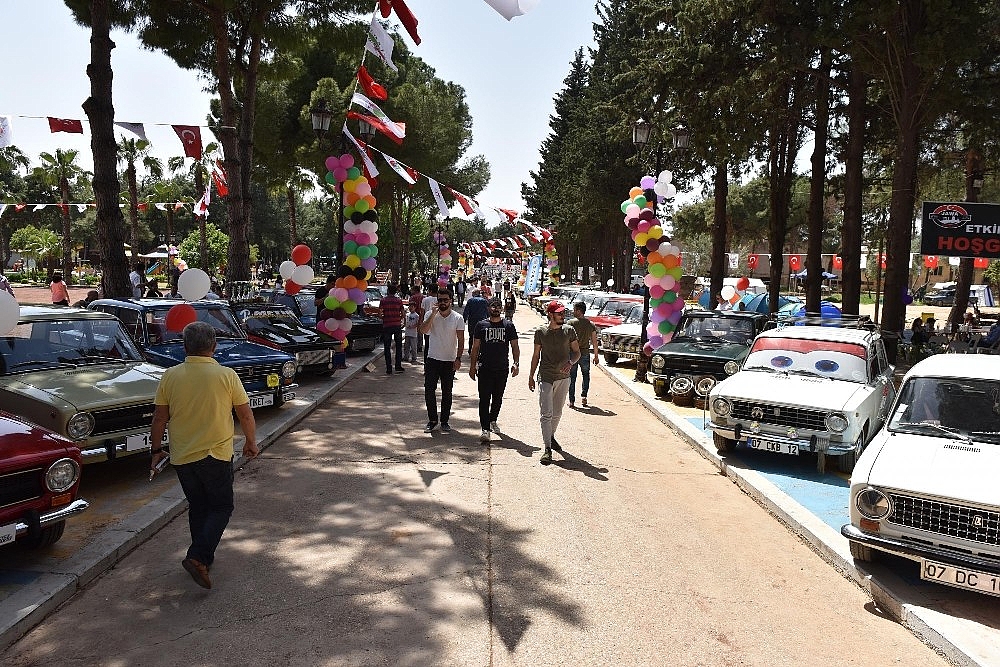 Kepez'de klasik otomobiller buluşuyor