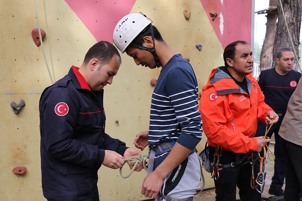 Öğrencilere yangın eğitimi