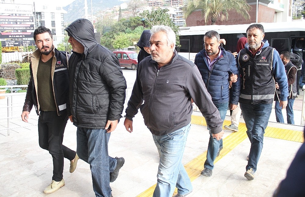 Alanya'da 17 tefeci şüphelisi adliyede!