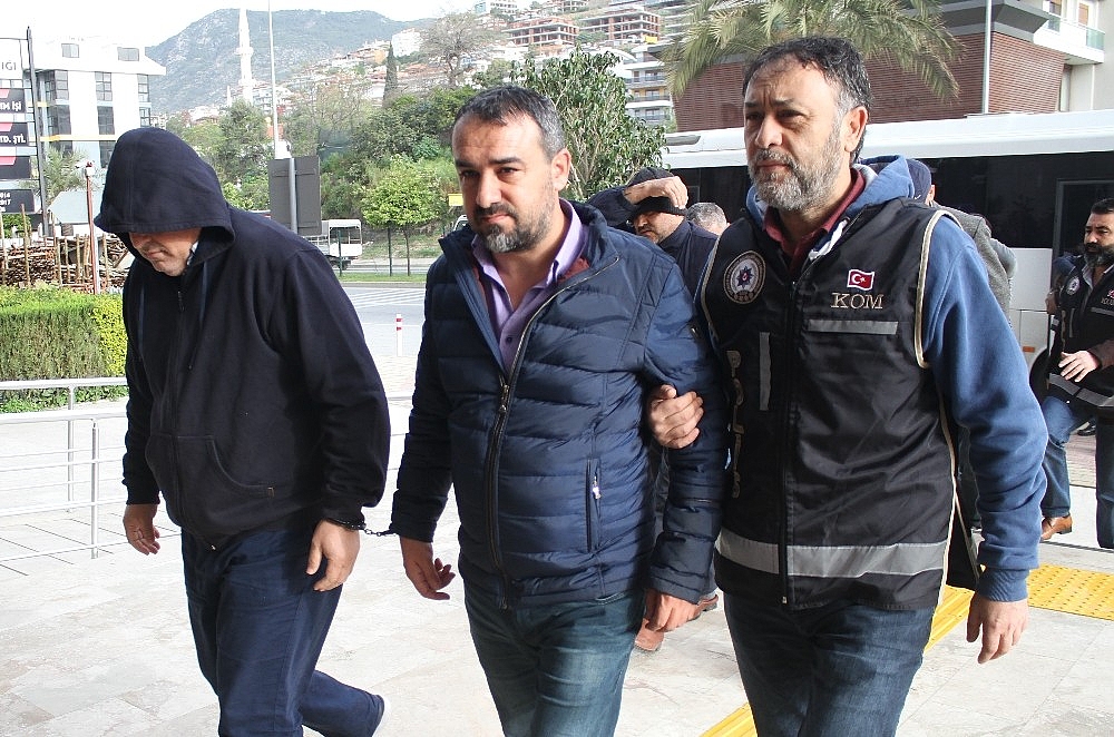 Alanya'da 17 tefeci şüphelisi adliyede!