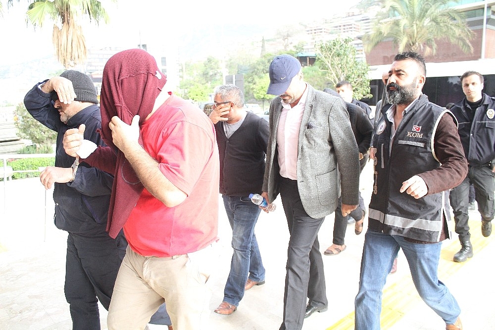 Alanya'da 17 tefeci şüphelisi adliyede!