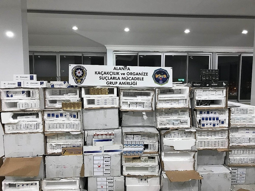 Alanya'da 54 bin 400 kaçak sigara ele geçirildi! (Videolu)