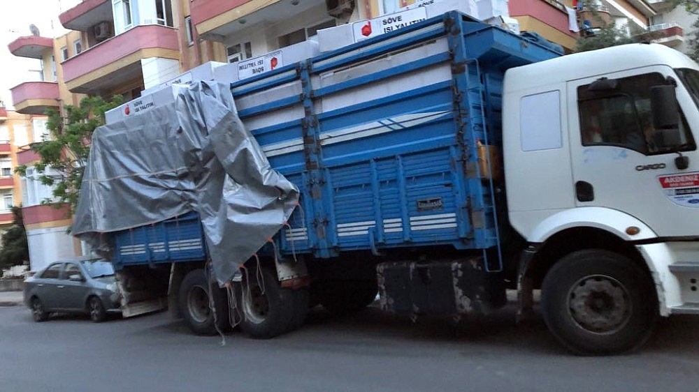 Alanya'da 54 bin 400 kaçak sigara ele geçirildi! (Videolu)