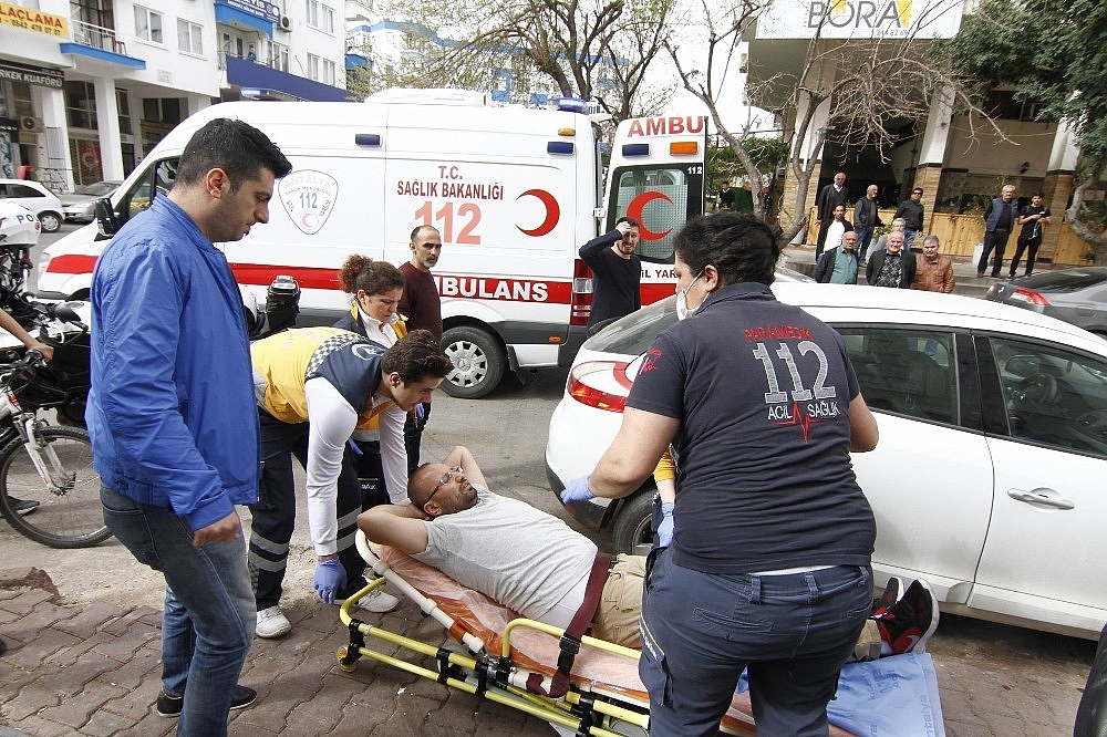 Antalya'da silahlı alacak kavgası: 1 yaralı!