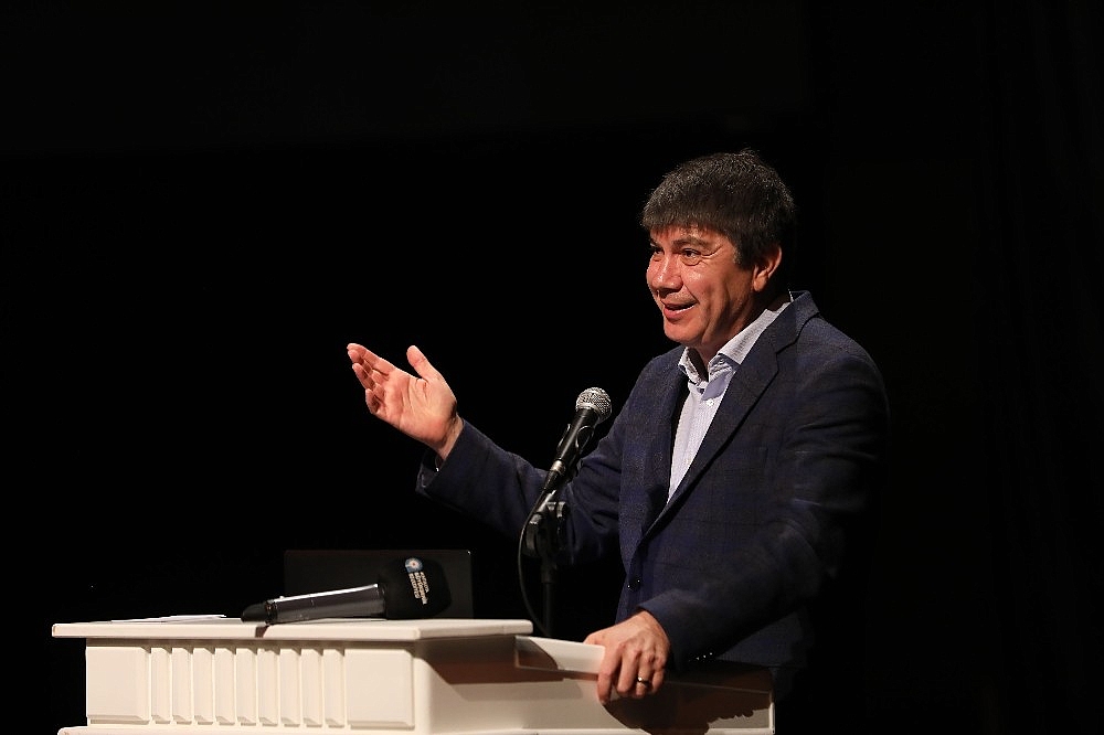 Başkan Türel'den, parti teşkilatına hizmet brifingi