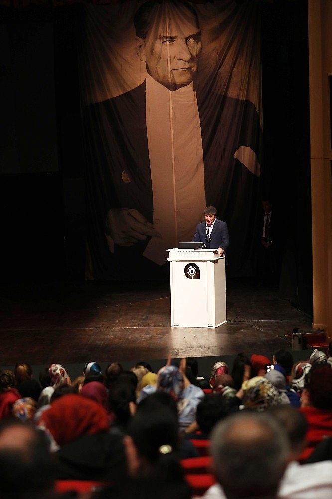 Başkan Türel'den, parti teşkilatına hizmet brifingi