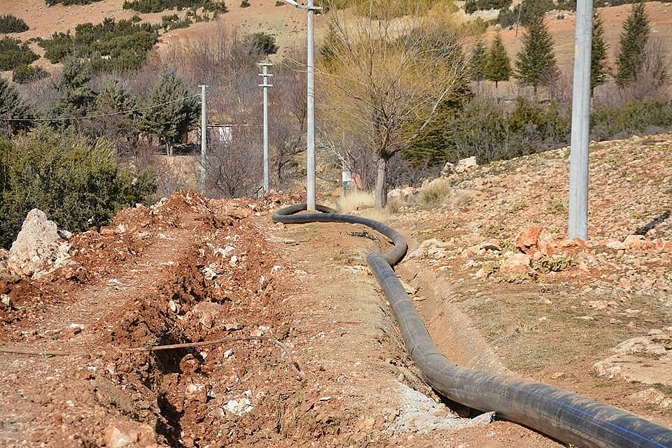 Büyükşehir'den Elmalı tarımına destek